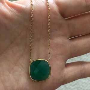 Gold and emerald necklace (fine jewelry)